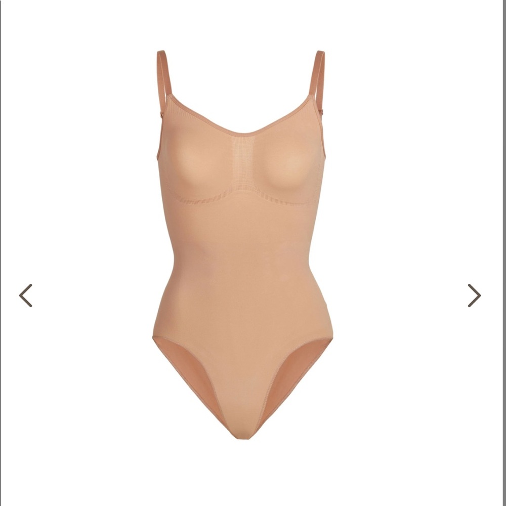SCULPTING BODYSUIT W. SNAPS